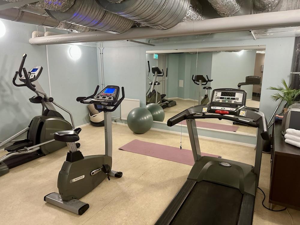 2Home Hotel Apartments - Gym
