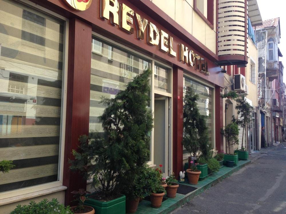 Reydel Hotel - Featured Image