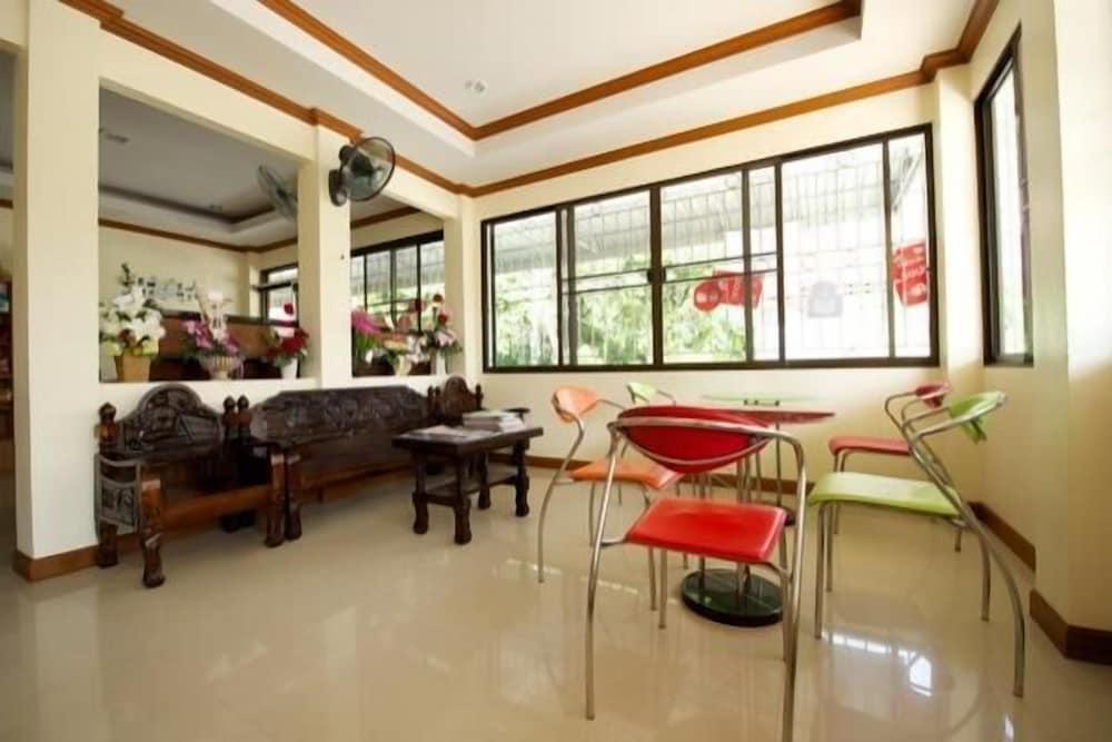 Baan Pa-Lad Mansion - Lobby Sitting Area