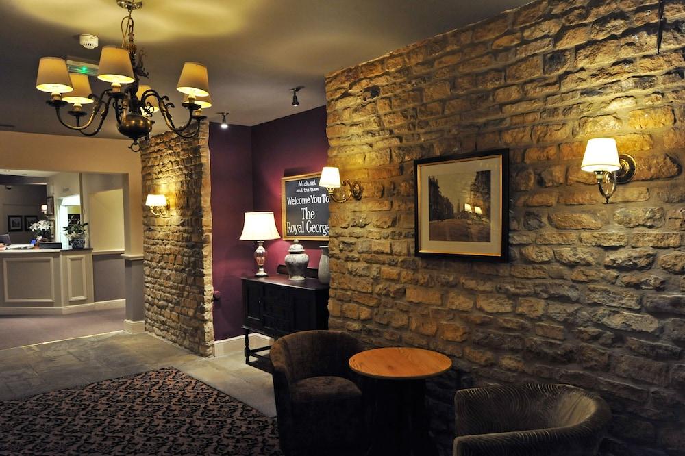 The Royal George Birdlip by Greene King Inns - Lobby Lounge