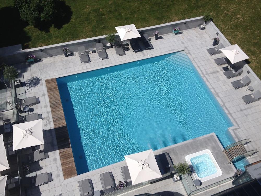 Hôtel Mont Blanc Chamonix - Outdoor Pool