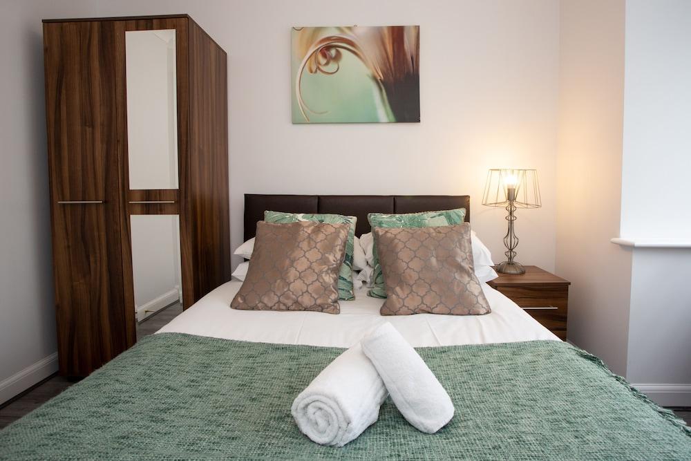 Serviced Accommodation in Bicester - Room