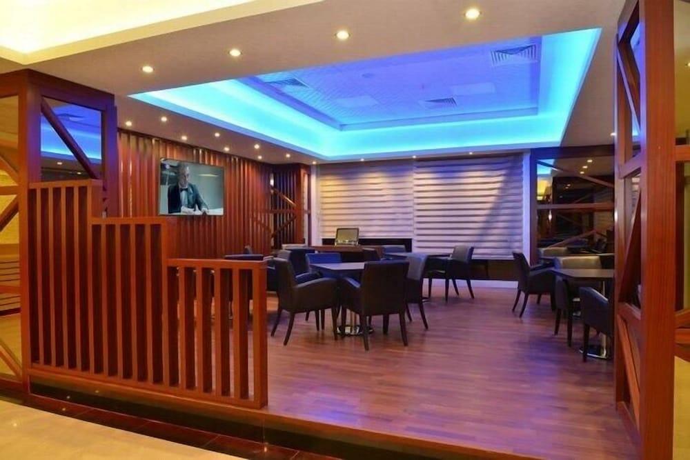 ميبا هوتل - Lobby Lounge