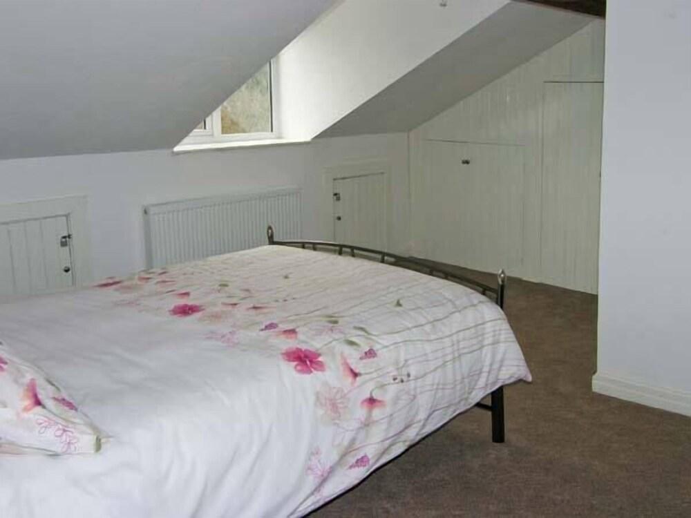 Hendre Aled Cottage 3 - Room