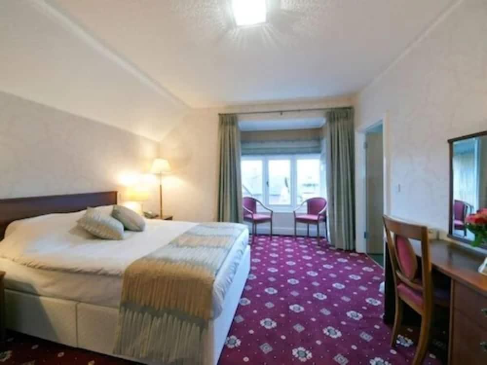 Brambletye Hotel - Room