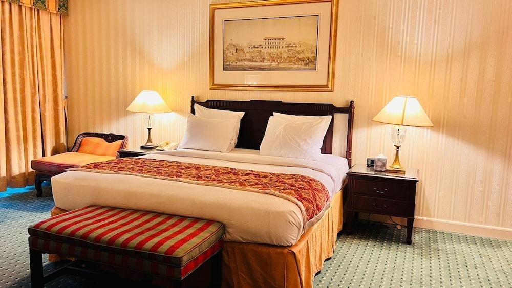 The Bristol Hotel Dubai - Room