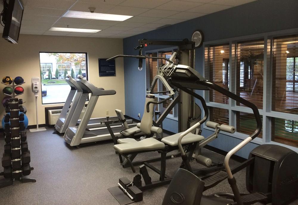 Hampton Inn & Suites by Hilton Montreal-Dorval - Fitness Facility
