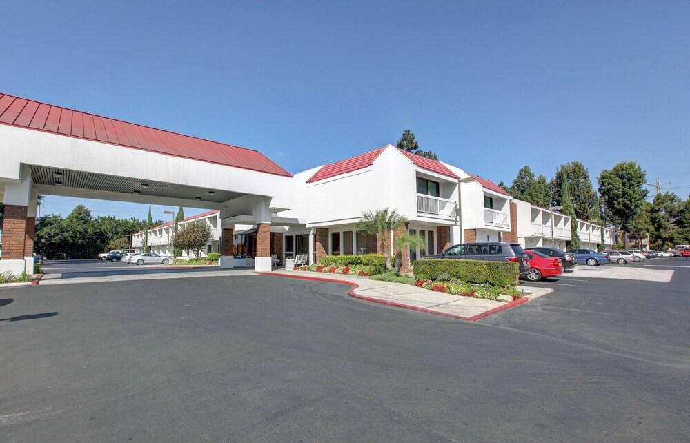 Motel 6 Irvine - Orange County Airport - Exterior