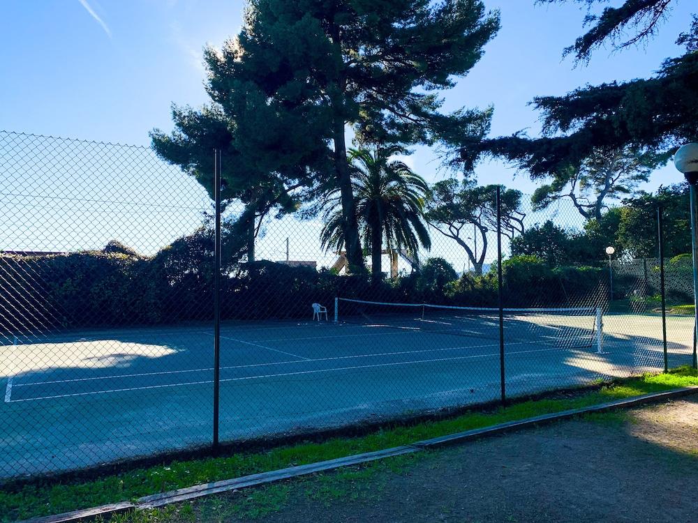 Luxotel Cannes - Tennis Court