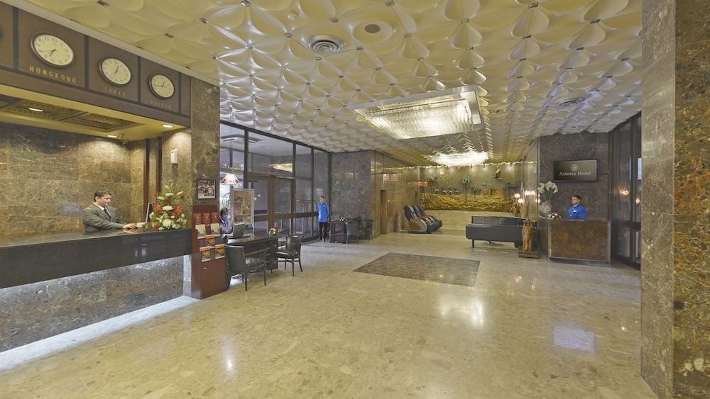 Grand Astoria Hotel - Lobby