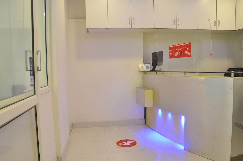 JK Rooms 126 Parashar Legacy - Station - Reception