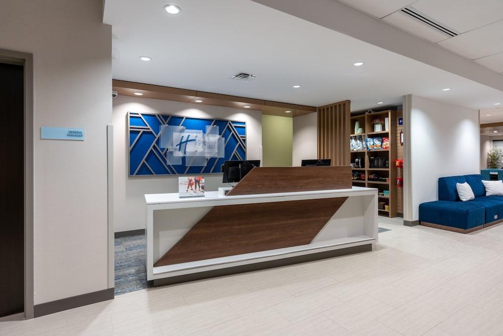 Holiday Inn Express & Suites Vaughan-Southwest - Reception
