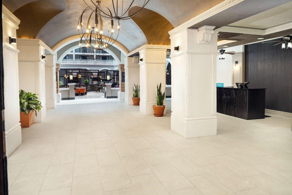 Embassy Suites by Hilton Orlando North - Lobby