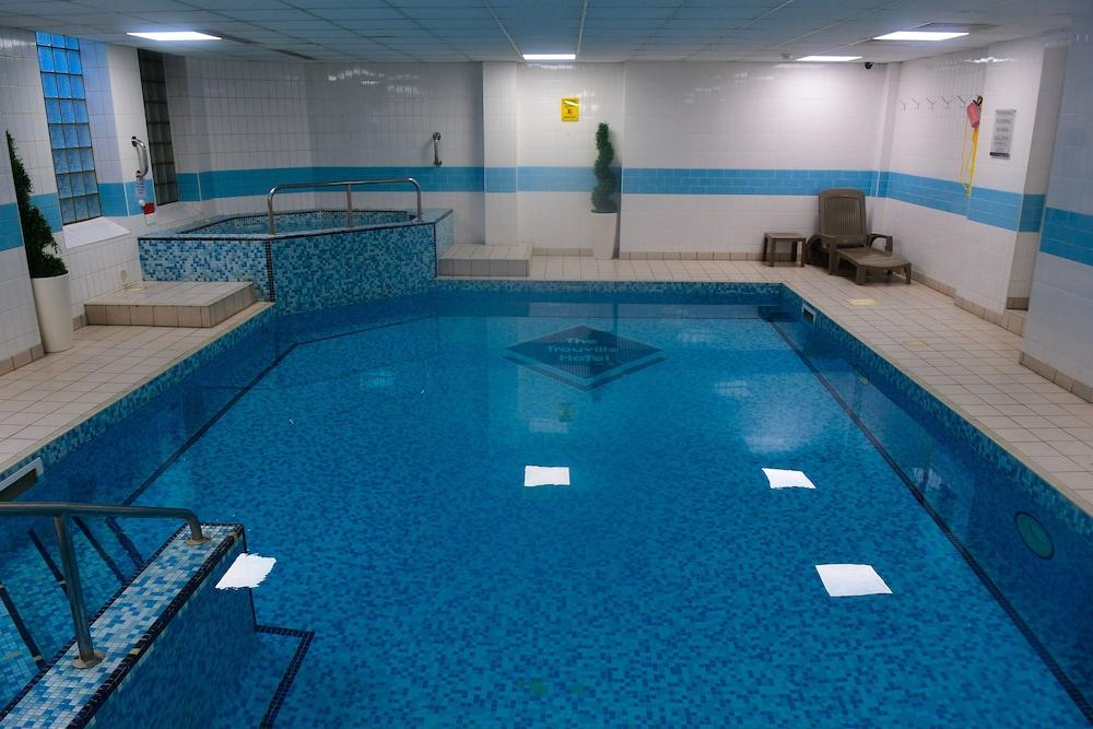 ذا تروفيل بورنموث - Indoor Pool