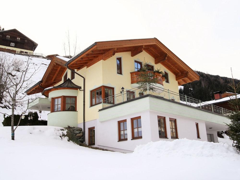 Sunlit Apartment near Ski Area in Hüttschlag - Exterior
