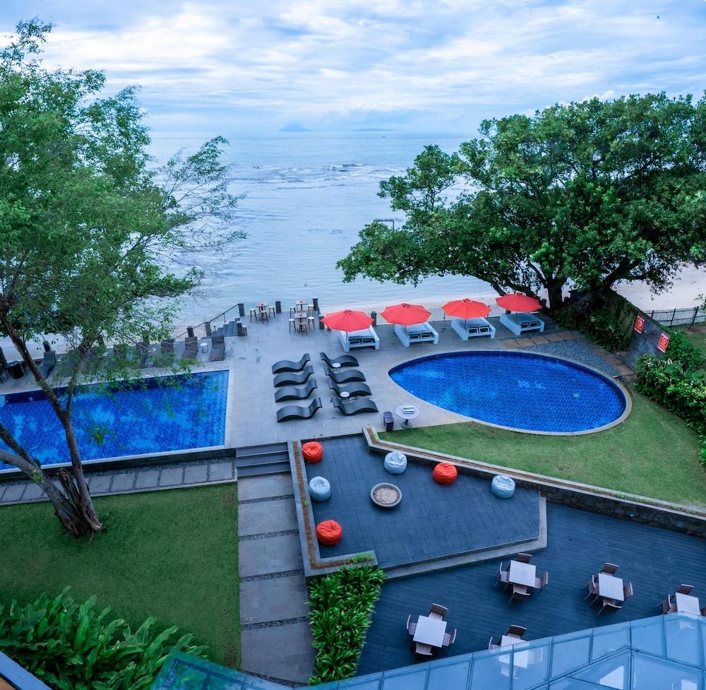 ASTON Anyer Beach Hotel - Outdoor Pool