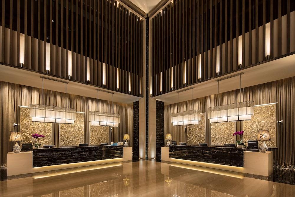 Hilton Dalian - Lobby