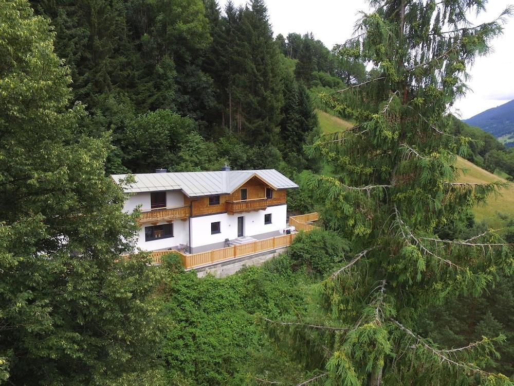 Renovated Holiday Home near Zell am See with Enclosed Garden - Exterior