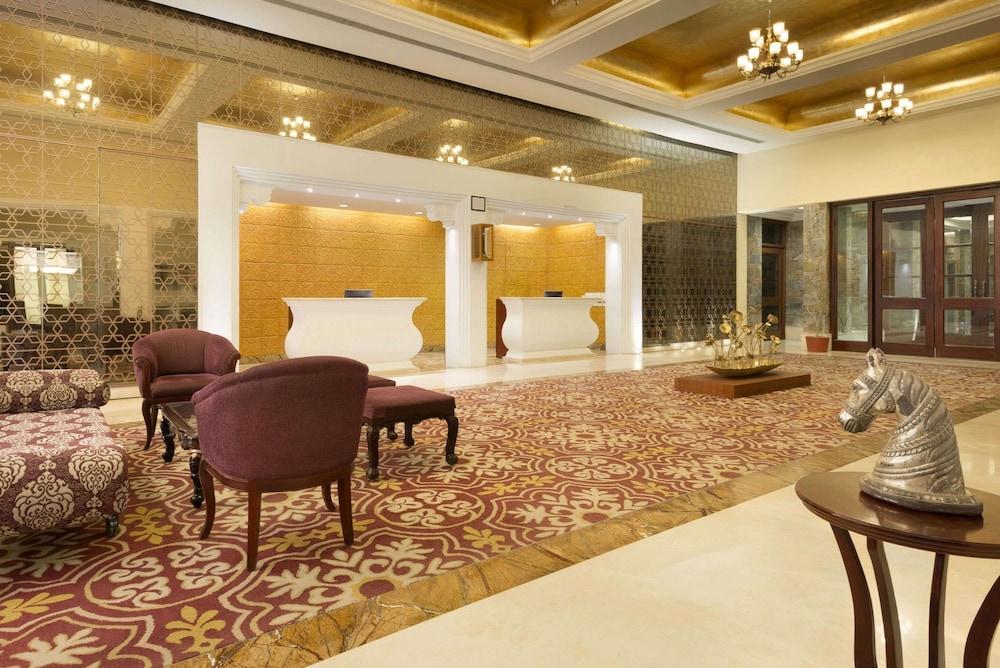 Ramada by Wyndham Udaipur Resort and Spa - Lobby