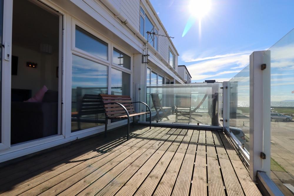 No. 28 Contemporary Beach Side Property With sea Views - Exterior