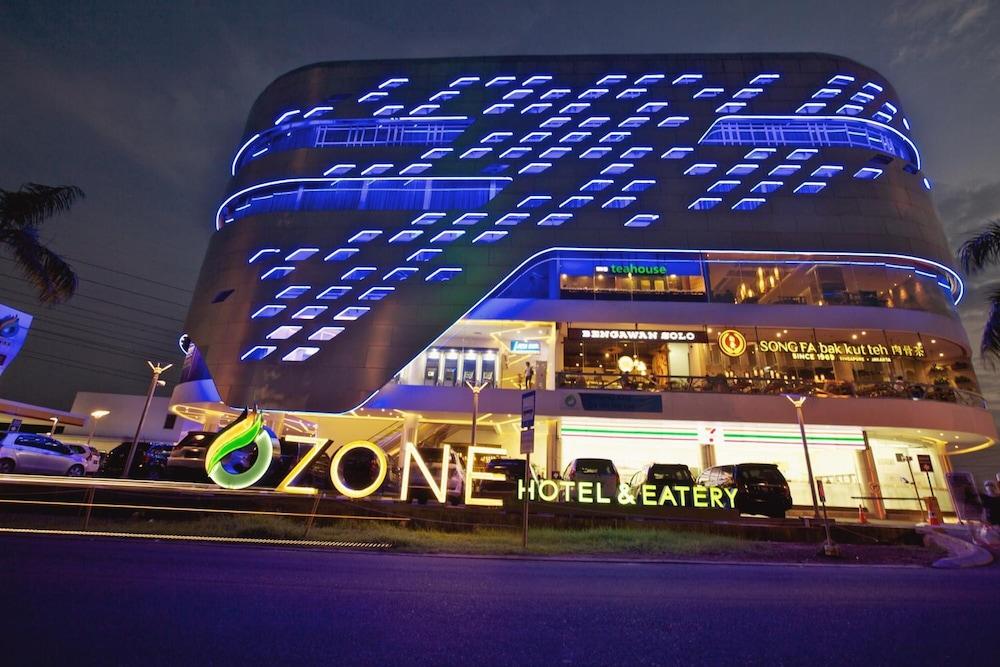 Ozone Hotel Pantai Indah Kapuk - Exterior
