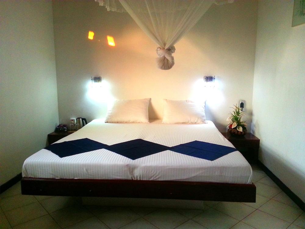 Chaya Villa Guest House - Room