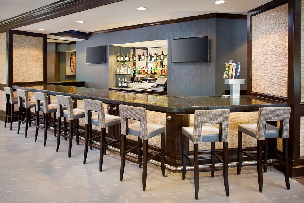 DoubleTree Hotel Baltimore - BWI Airport - Featured Image