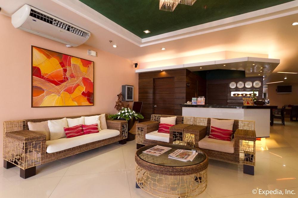 Allure Hotel & Suites - Lobby Sitting Area