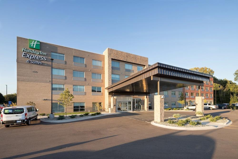 Holiday Inn Express and Suites Kalamazoo West, an IHG Hotel - Featured Image