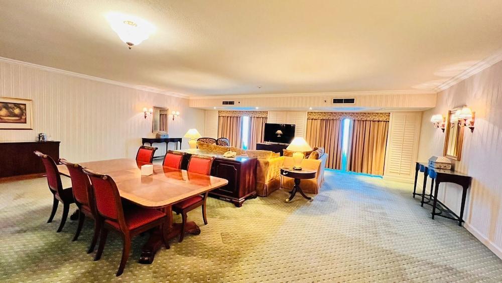 The Bristol Hotel Dubai - Room