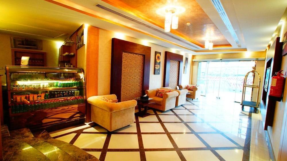 Al Anoud Hotel Apartment - Lobby Sitting Area