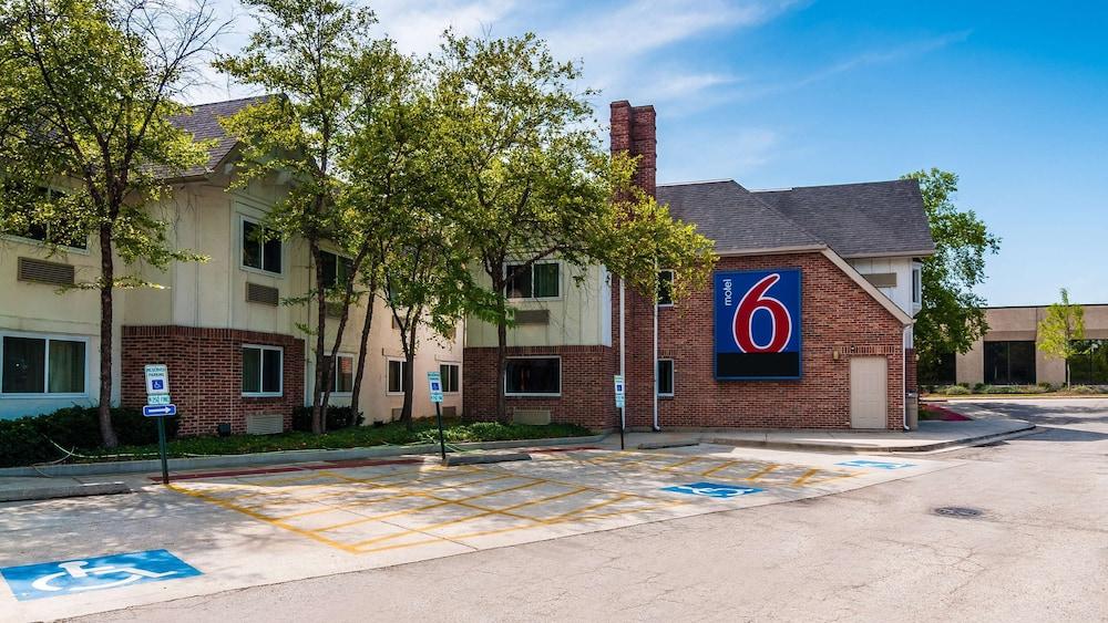 Motel 6 Arlington Heights, IL - Chicago North Central - Featured Image
