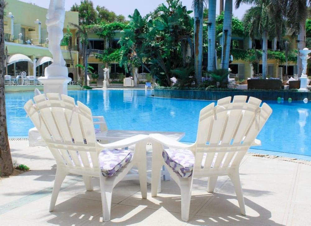 Paradise Inn Beach Resort - Maamoura - Outdoor Pool