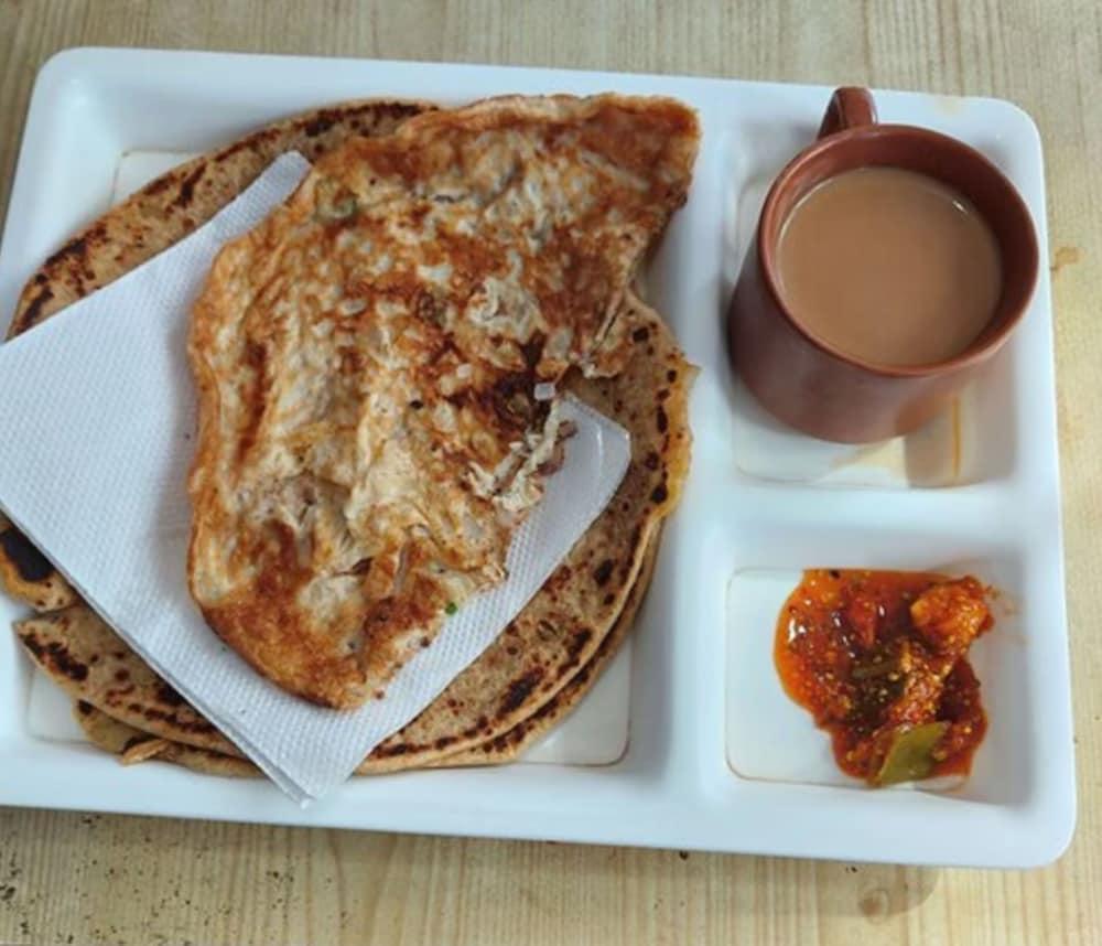 Goroomgo M M Guest House Howrah Kolkata - Breakfast Meal