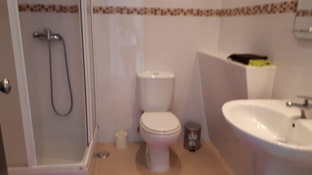Apartamentos Ao Rubro by Portugalferias - Bathroom
