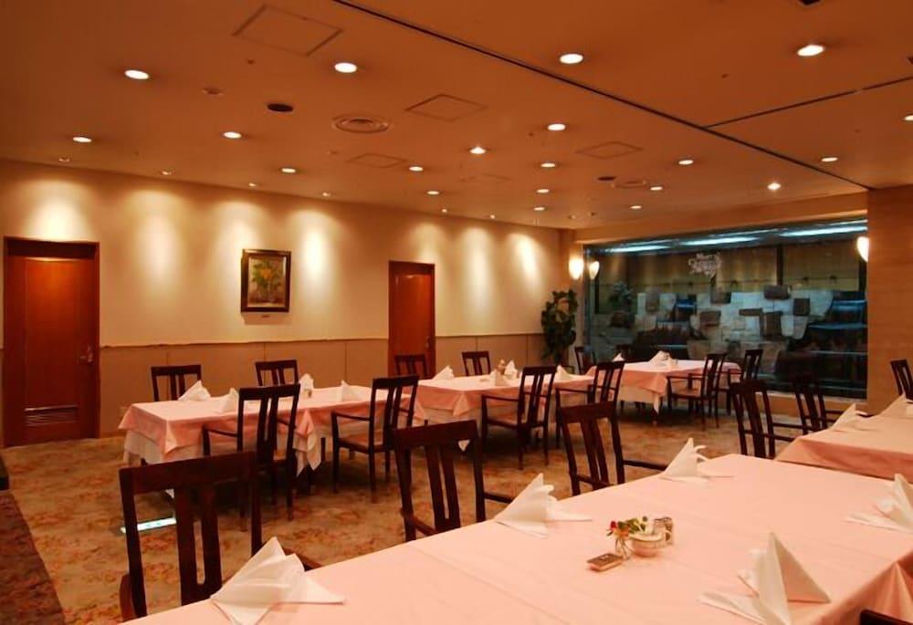 أوكاياما رويال هوتل - Dining