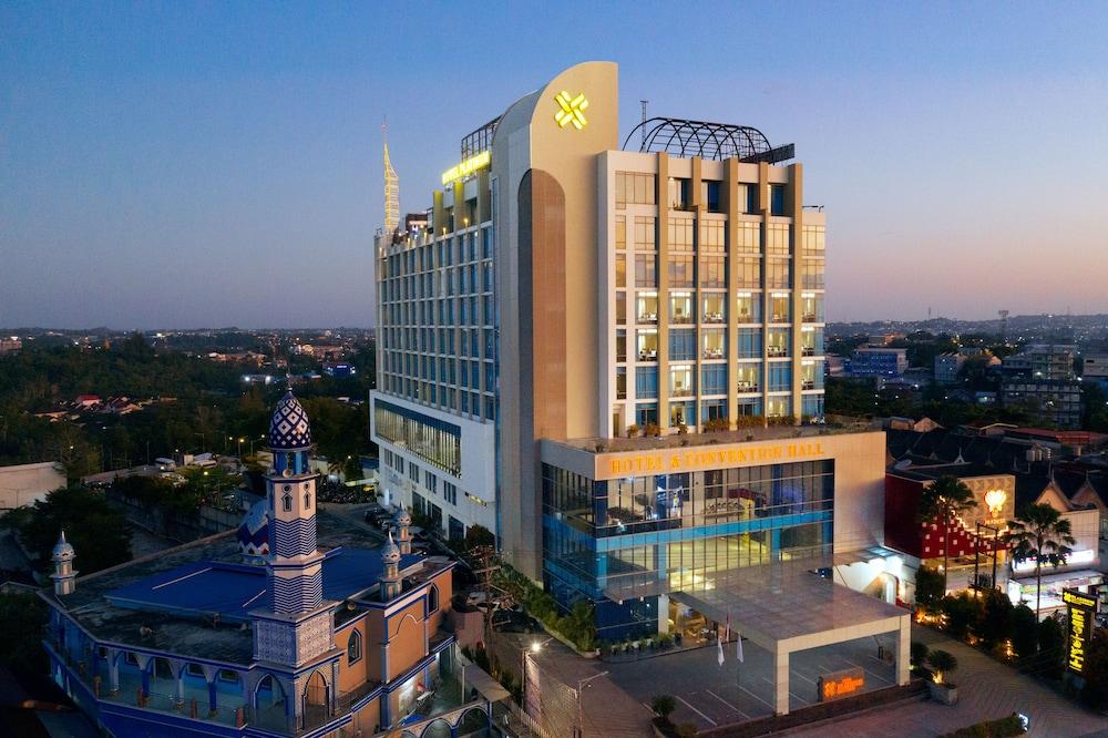 Platinum Balikpapan Hotel & Convention Hall - Featured Image