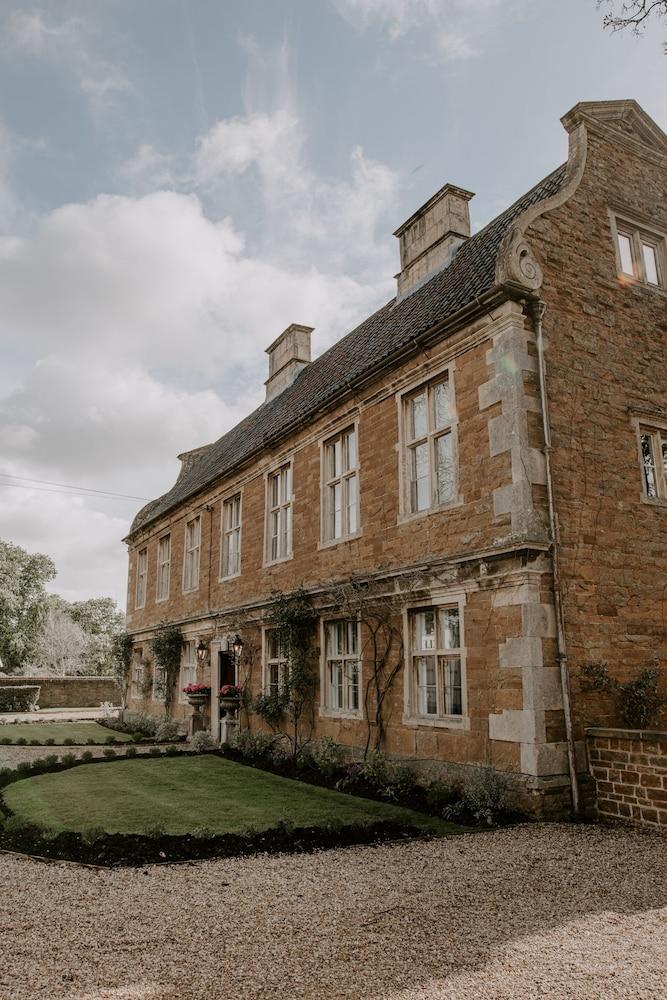 Allington Manor - Featured Image