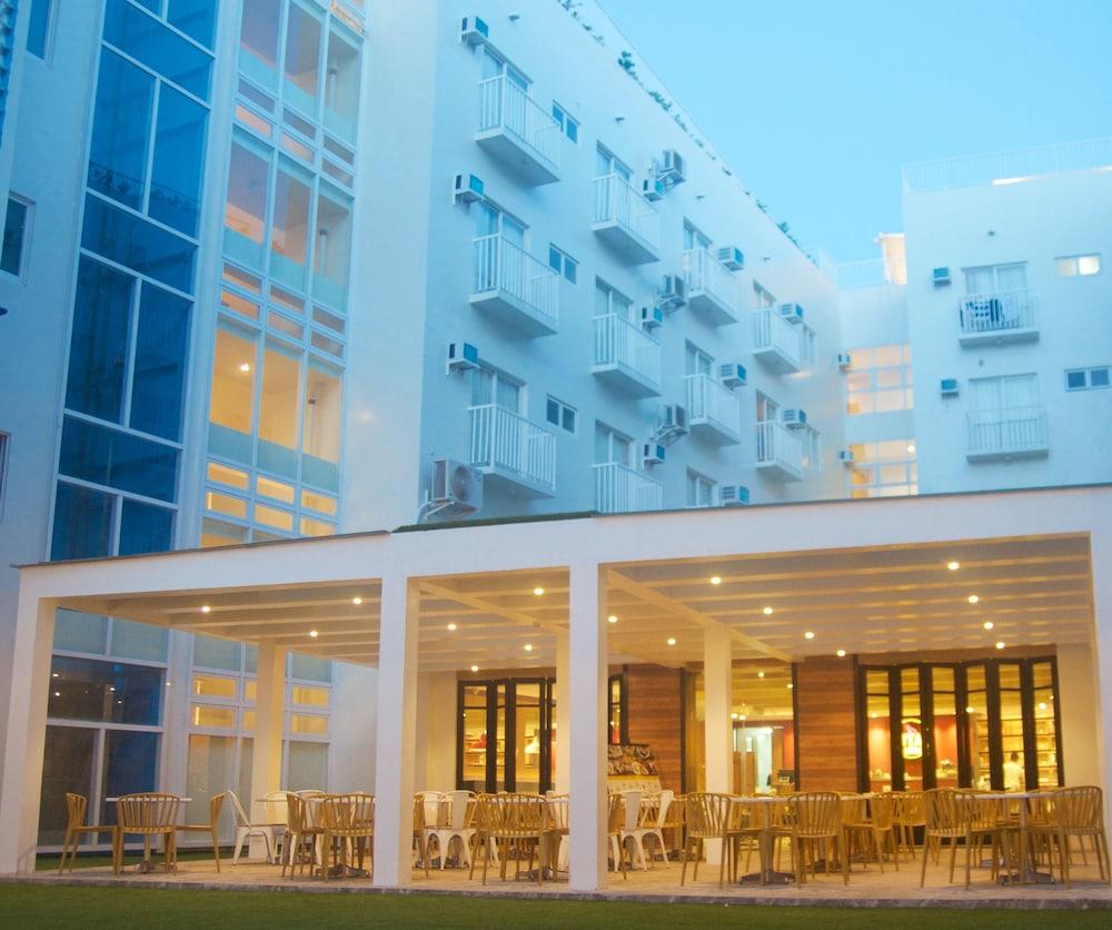 Azalea Hotels & Residences Boracay - Exterior