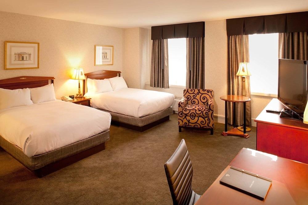 Hilton Cincinnati Netherland Plaza - Room