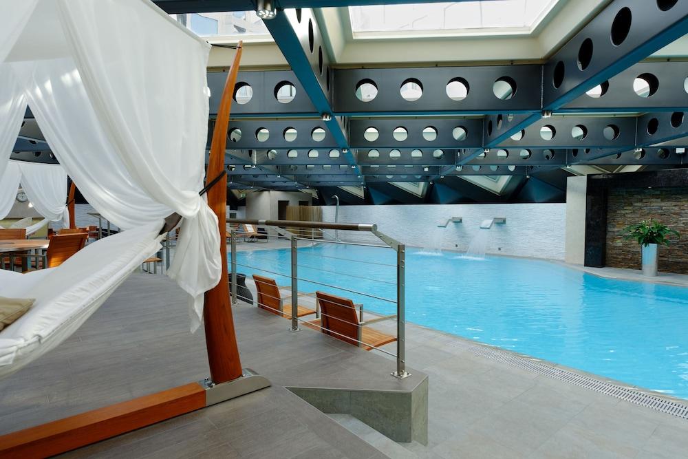 Fairmont Grand Hotel Geneva - Indoor Pool