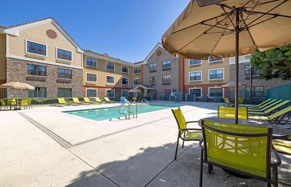 Extended Stay America Suites Carlsbad Village by the Sea - Waterslide