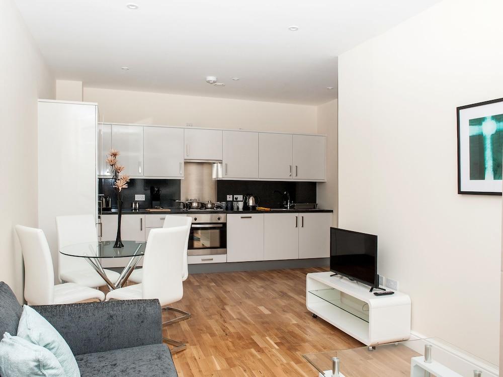 PSF Apartments - Flat 83 - Featured Image
