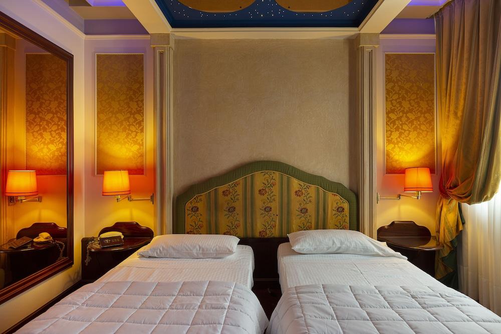 Dream Hotel - Room