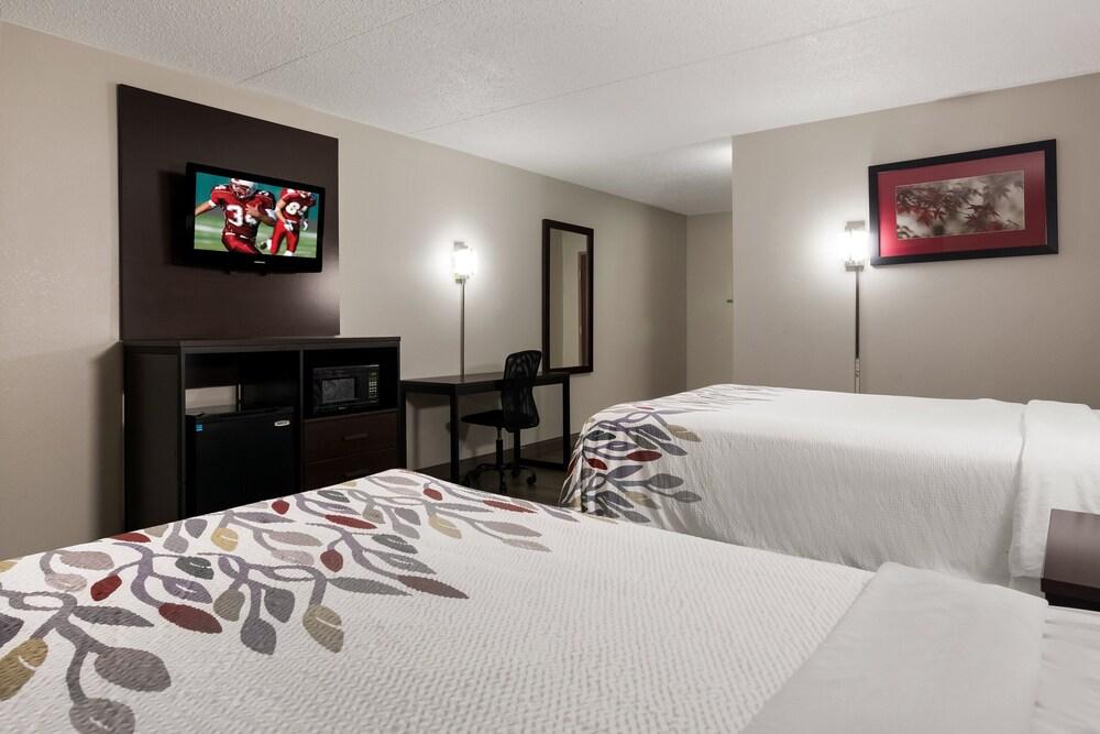 Red Roof Inn Hartford - New Britain - Featured Image