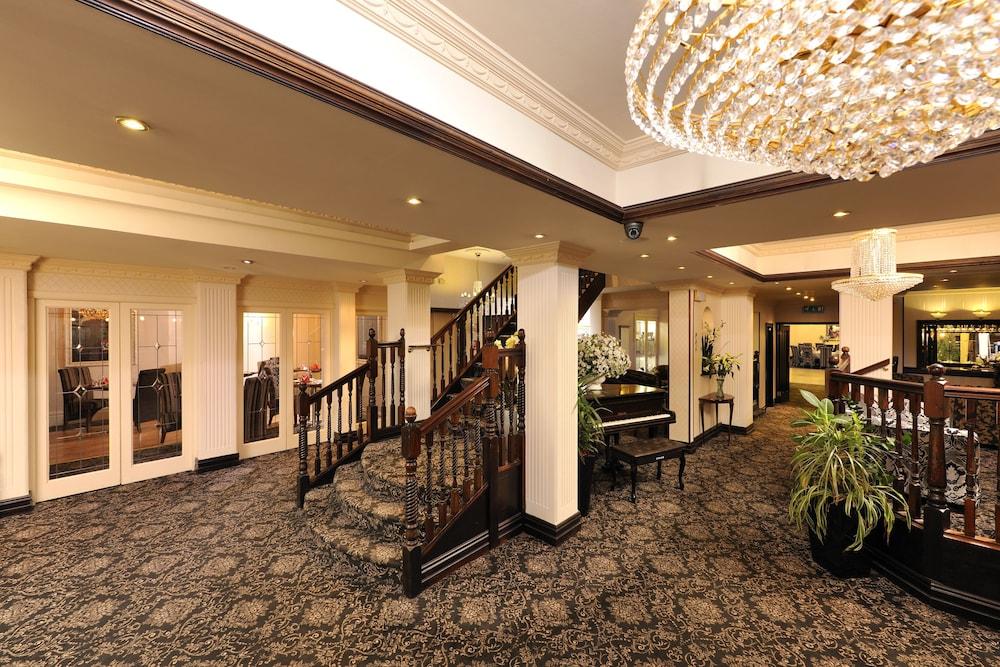 Clifton Park Hotel - Interior Entrance