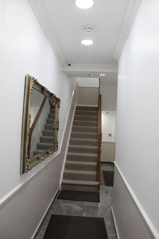 Marylebone Village Apartments - Interior Entrance
