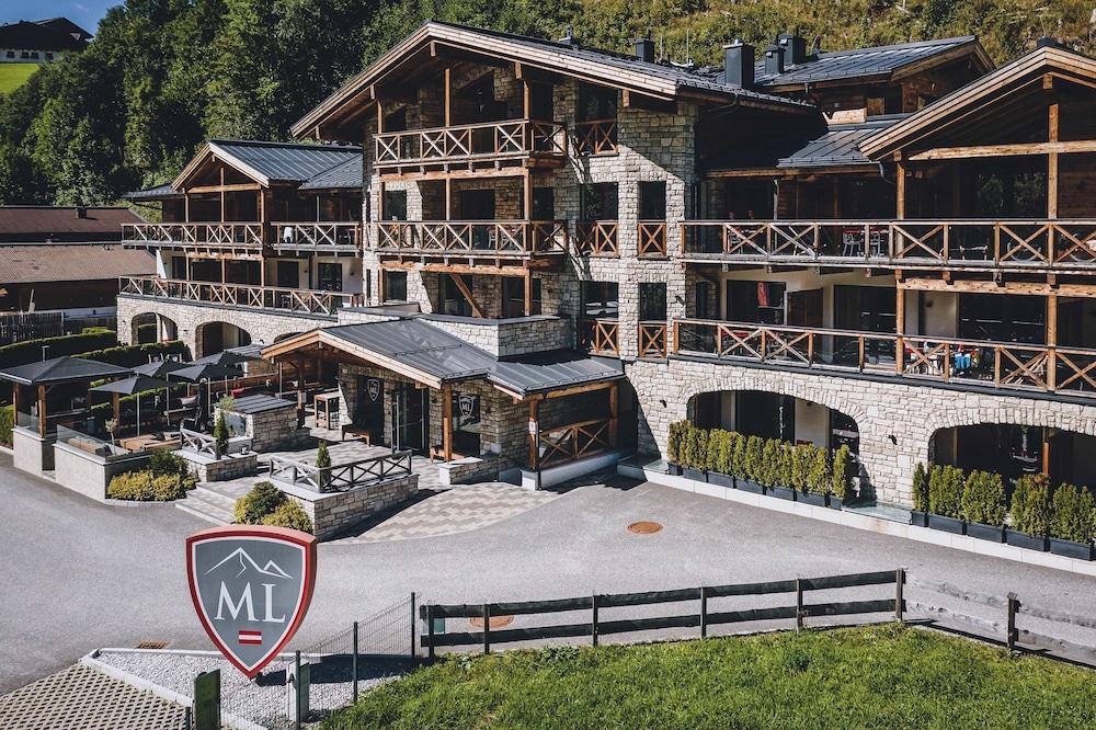 AvenidA Mountain Lodges Saalbach - Featured Image