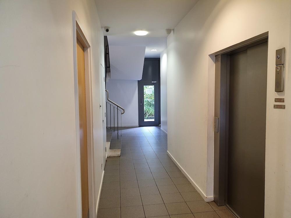 Tolbooth Apartments - Interior Entrance