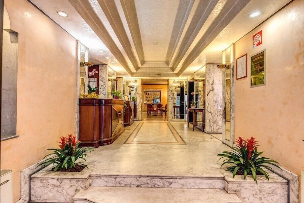 Hotel San Remo - Interior
